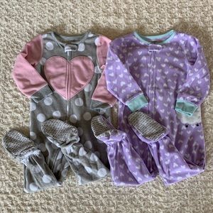 Bundle of 2 Carter’s fleece footed pajamas